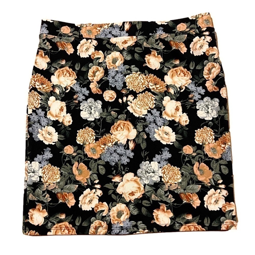 Forever 21 Black Floral Mini Skirt Size Large Zip Back
